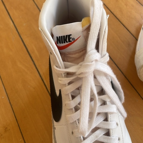 Nike Women's Blazers - Picture 9 of 12